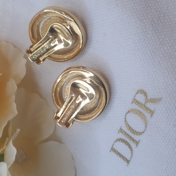 💚 Christian Dior Rhinestone Faux Pearl Clip Earrings Gold Tonea W/ Dior dustbag - Picture 7 of 10